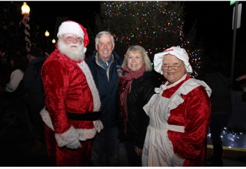 Santa Paws, Mrs. Claws and Governor Parsons